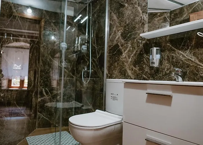 Old Well Bazaar דירה Gjirokastër